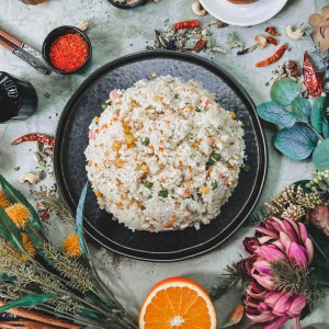 Рис жареный с овощами и ветчиной 600 гр